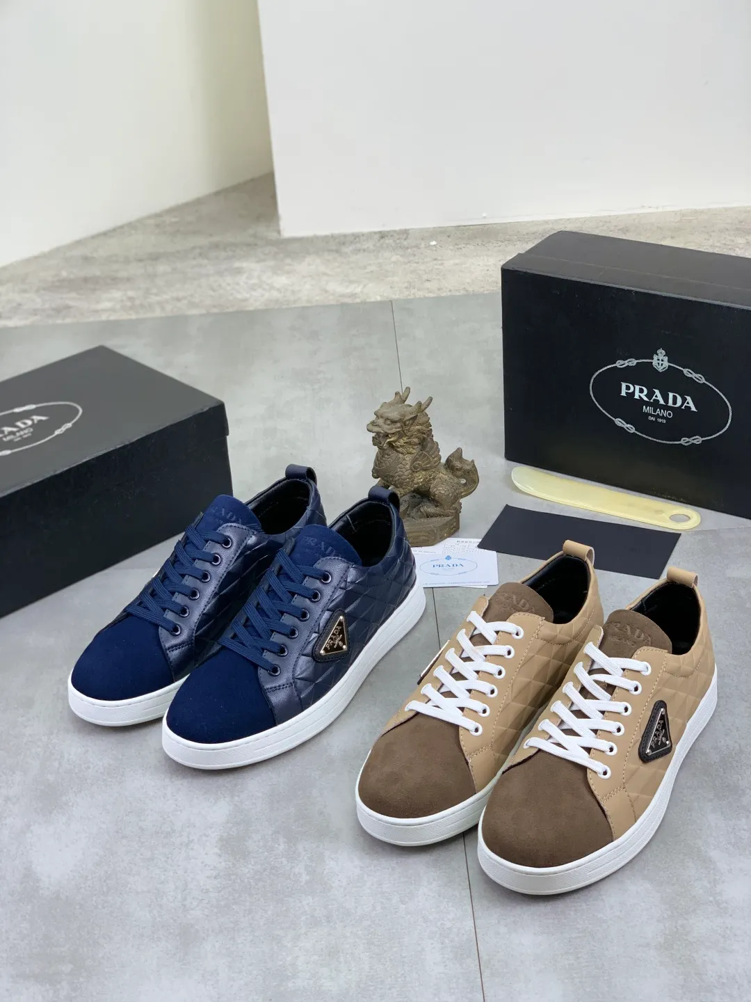 Men's Men's Shoes💰P420💰[New Style] The latest classic model of high-quality PRADA breathable and comfortable men's shoes has been launched on the official website, 1:1 replica, synchronized in Hong Kong, and on the same catwalk; all made of calfskin with breathable mesh fabric ➕Imported soft Soft and comfortable sheepskin lining, 🍡🍡original rubber outsole is non-slip and wear-resistant; comfortable to wear, attractive style, fine workmanship, and simple and neat shoe last, showing a man's courage and toughness, 👍Size: 39-44 2️⃣Color🉑️Choose
